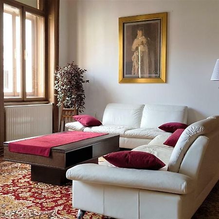 Luxury Apartment In The Heart Of Βαράζντιν Εξωτερικό φωτογραφία
