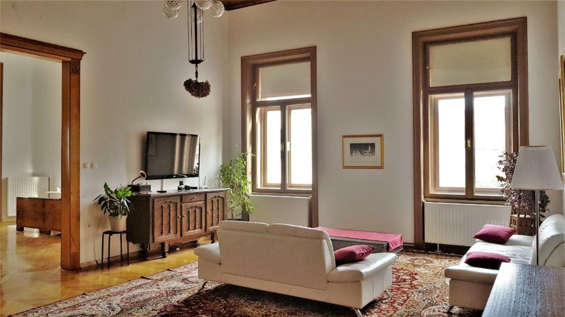 Luxury Apartment In The Heart Of Βαράζντιν Εξωτερικό φωτογραφία